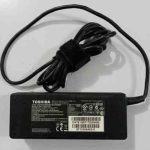 آداپتور لب تاب TOSHIBA 15 V 5 A سوکت گرد